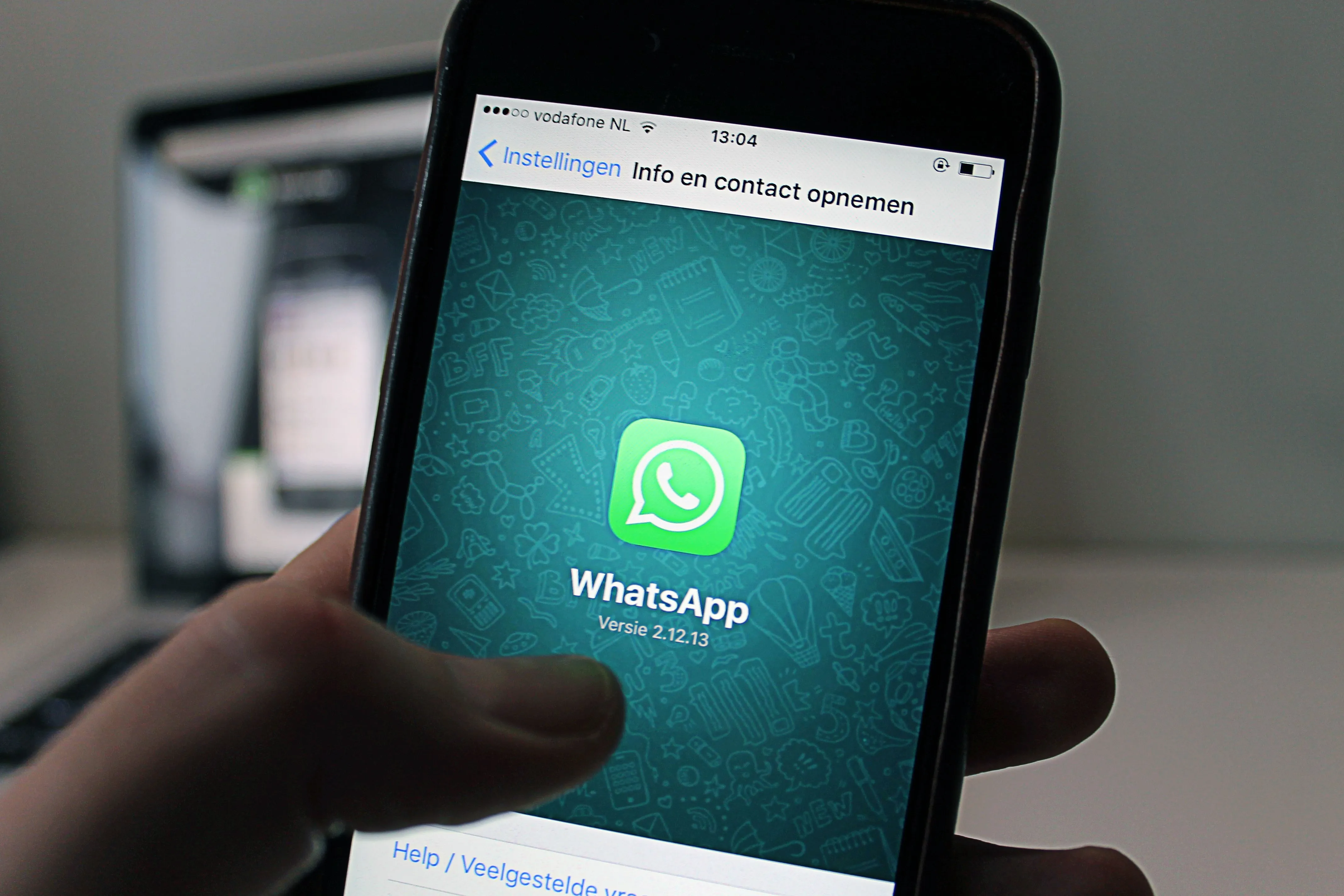 Seguridad en WhatsApp API: Protege la base de datos de clientes de tu empresa limeña