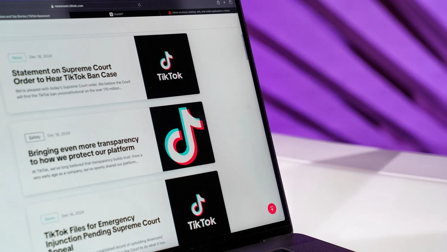 Web Corporativa B2B vs. TikTok: Dónde captar verdaderos clientes de alto valor en Perú